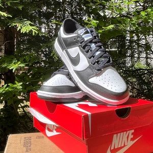 Nike dunk low panda women